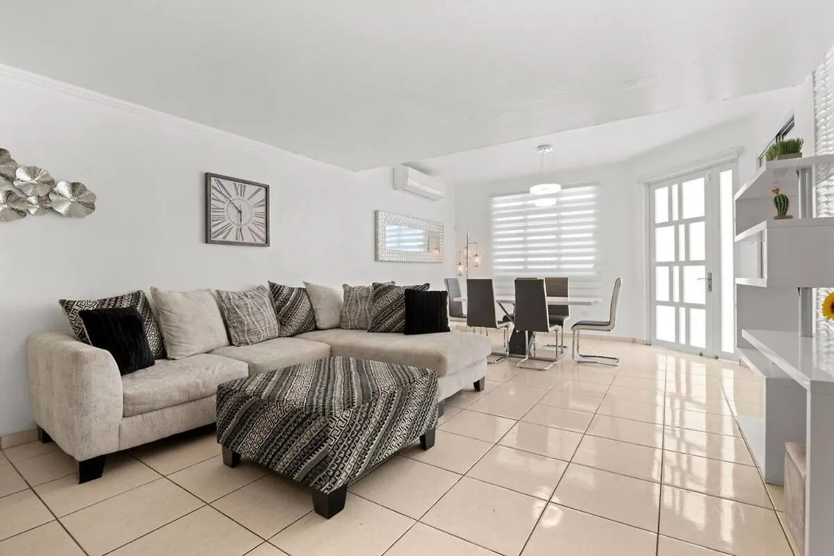 別荘 Family Home With Pool Near To The Airport And Solar Panel カロライナ プエルトリコ