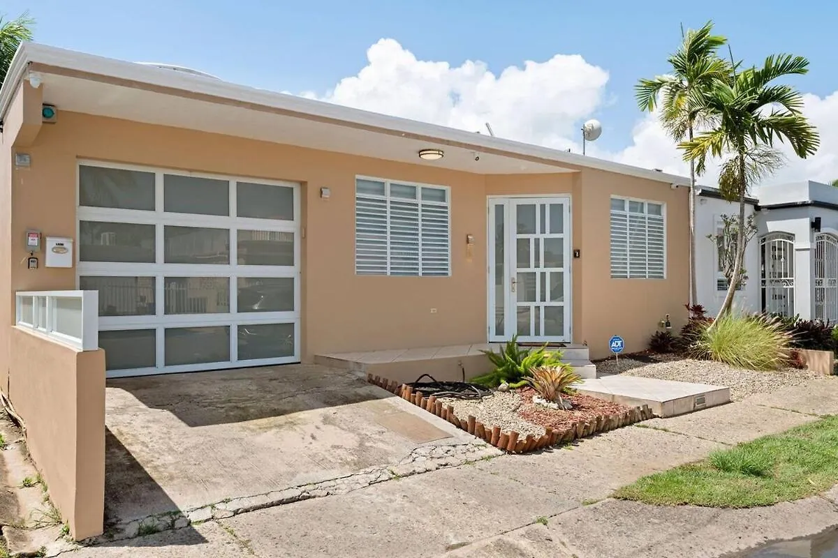 別荘 Family Home With Pool Near To The Airport And Solar Panel カロライナ